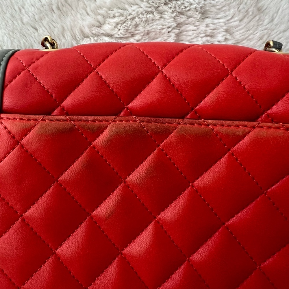 CHANEL Red Bag - Picture 4 of 11